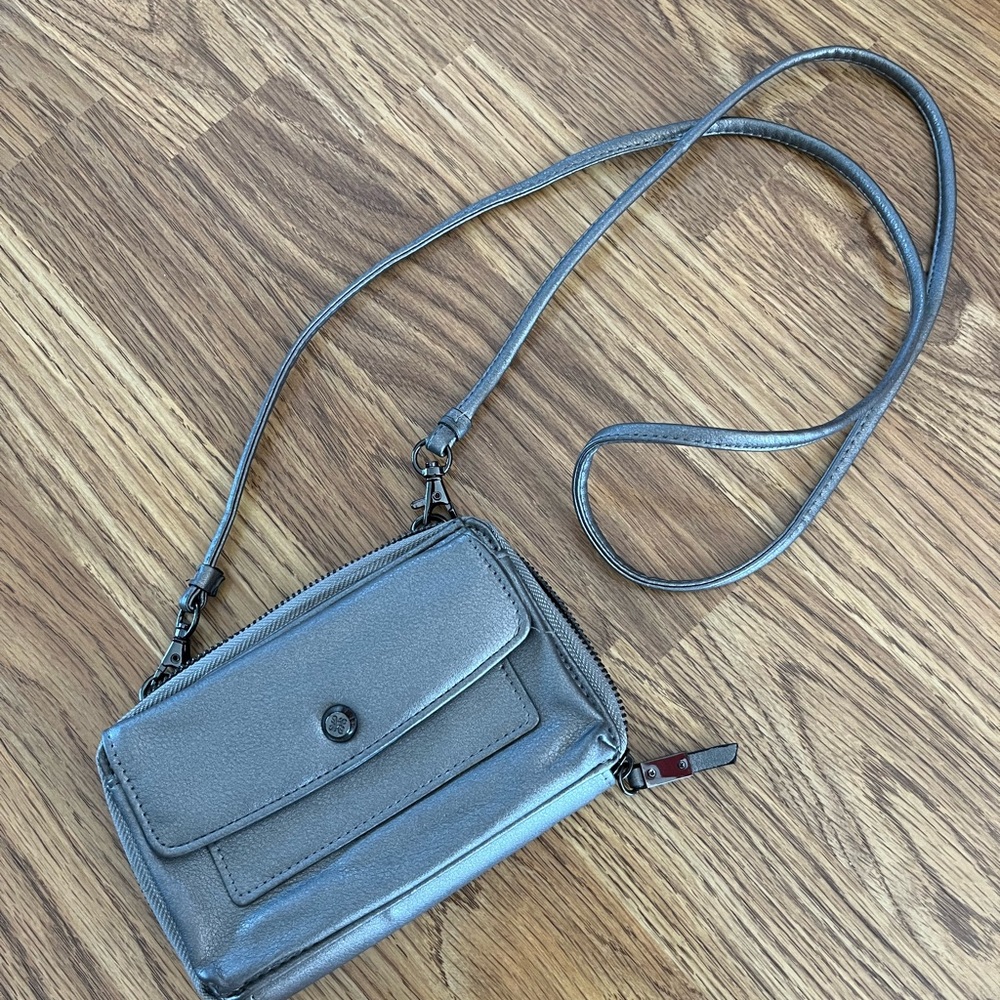Vera wang wallet with detachable strap